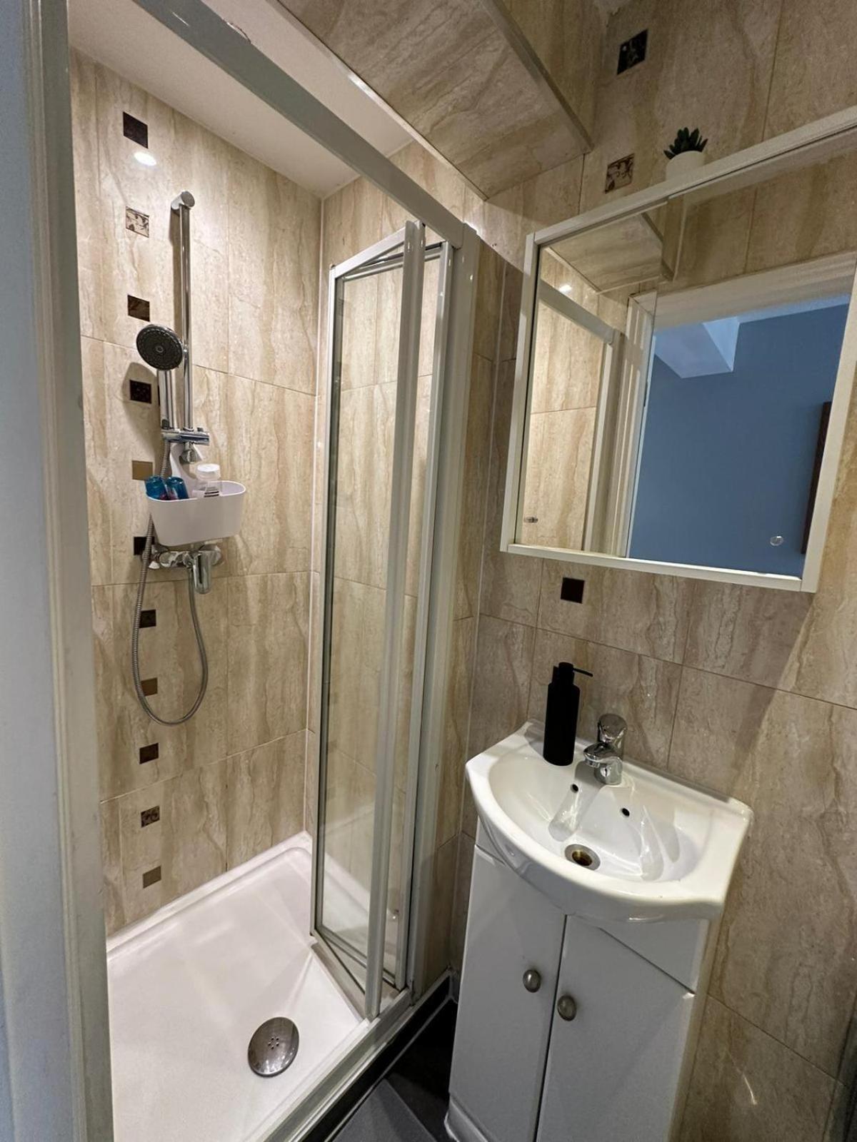 Cosy 2 Bedrooms Apartment London Eksteriør bilde